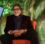 Amitabh Bachchan and Sonakshi Sinha at AajTak in Mumbai on 13th Dec 2014